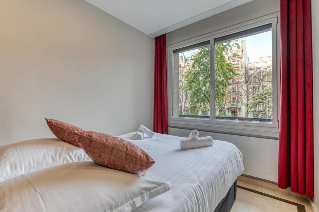 Montaigne Executive Suite Parijs Buitenkant foto