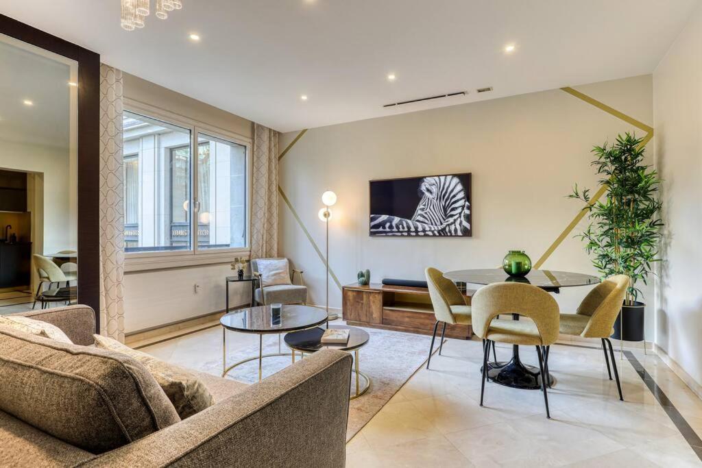Montaigne Executive Suite Parijs Buitenkant foto