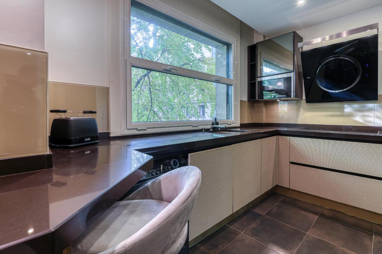 Montaigne Executive Suite Parijs Buitenkant foto