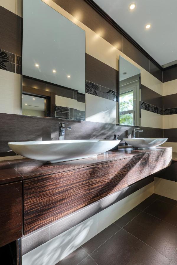 Montaigne Executive Suite Parijs Buitenkant foto